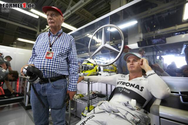 Foto zur News: Nachdem 2003 bei Jaguar Schluss war, Lauda einen Ausflug in die Mietwagenbranche unternommen hatte und mit dem Aufkauf der Mehrheitsanteile an der Aero Lloyd Austria wieder im Airline-Business mit von der Partie war, lockte erneut die Formel 1. Dieses mal bei den "Silberpfeilen". Lauda wurde 2012 Aufsichtsratsboss beim Mercedes-Team. Er war bis Ende 2017 weiter als TV-Experte für RTL an Bord.