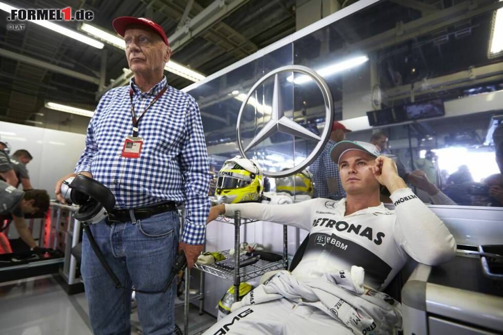 Foto zur News: Nachdem 2003 bei Jaguar Schluss war, Lauda einen Ausflug in die Mietwagenbranche unternommen hatte und mit dem Aufkauf der Mehrheitsanteile an der Aero Lloyd Austria wieder im Airline-Business mit von der Partie war, lockte erneut die Formel 1. Dieses mal bei den &quot;Silberpfeilen&quot;. Lauda wurde 2012 Aufsichtsratsboss beim Mercedes-Team. Er war bis Ende 2017 weiter als TV-Experte für RTL an Bord.