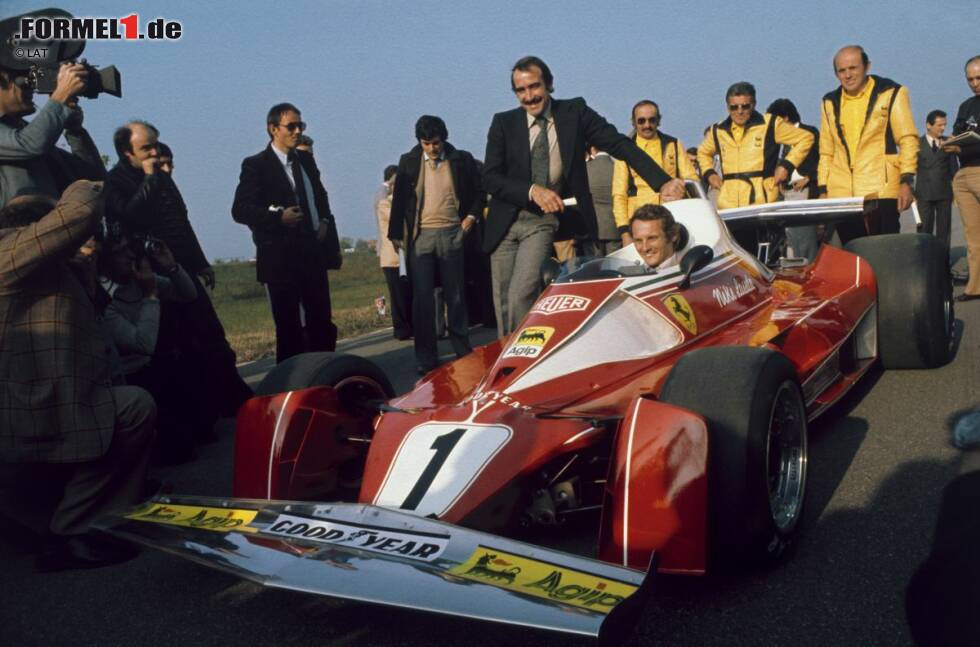 Foto zur News: Richtig ernst wurde es 1975 mit dem Ferrari 312T, der sich als wahre Wunderwaffe entpuppte. Lauda trat endgültig aus dem Schatten seines Teamkollegen Clay Regazzoni und holte seinen ersten WM-Titel.