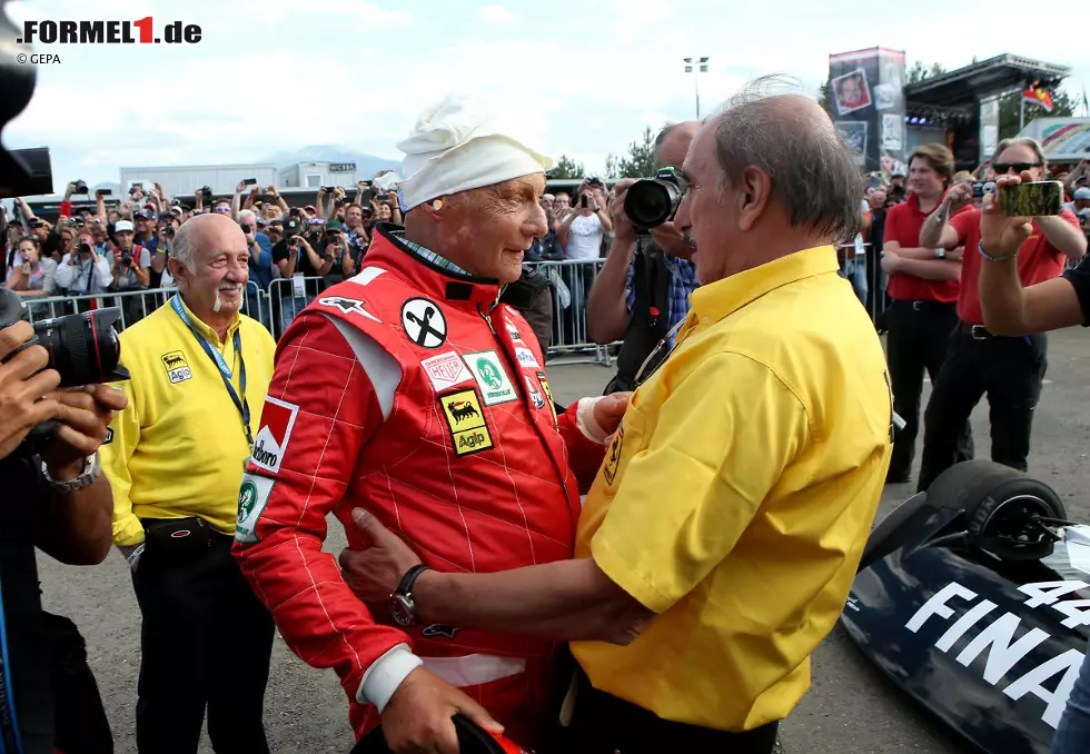 Foto zur News: Alles wie damals: Für Niki Lauda wurde sogar sein früherer Ferrari-Mechaniker eingeflogen.