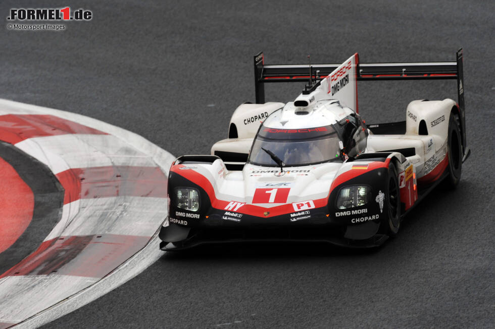 Foto zur News: Ende 2016 verabschiedet sich Audi aus der Le-Mans-Szene. Lotterer wechselt innerhalb des VW-Konzerns zu Porsche, das aber ein Jahr später ebenfalls aussteigt. Zusammen mit Neel Jani und Nick Tandy holt der Deutsche in der Saison 2017 noch drei zweite und vier dritte Plätze, aber keinen Sieg mehr. In der Gesamtwertung ergibt das Rang vier.