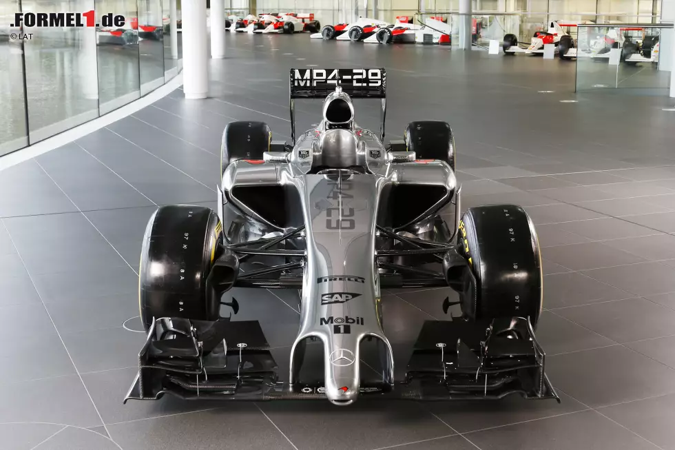 Foto zur News: Daraufhin übernimmt 2014 Ron Dennis wieder das Kommando, doch auch mit dem MP4-29 kommt McLaren nicht aus dem Tief. Platz fünf in der Konstrukteurswertung kratzt am Ego des britischen Traditionsteams.