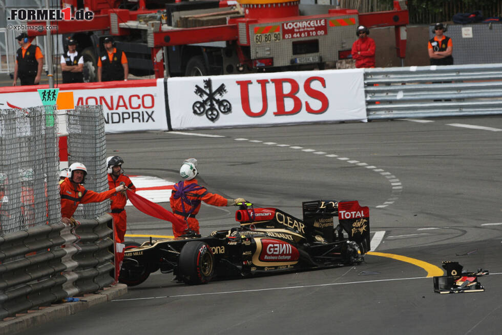 Foto zur News: Der Samstag beginnt mit drei Unfällen. Nacheinander sorgen im dritten Training zunächst Felipe Massa (Ferrari) und Adrian Sutil (Force India) für gelbe Flaggen. Ein weiterer Crash von Romain Grosjean (Lotus) beendet das Training schließlich vorzeitig. Schnellster Mann ist übrigens wieder Lokalmatador Rosberg.