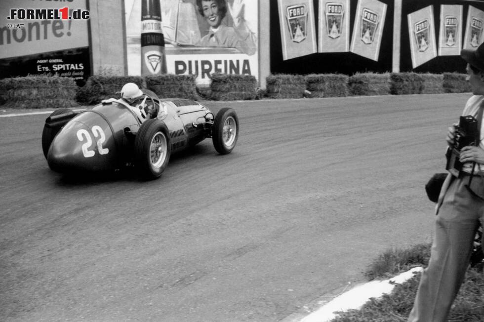 Foto zur News: Nur eine Woche nach dem Ausfall in Le Mans gelingt Moss der erste Podestplatz seiner Formel-1-Karriere: Beim Grand Prix von Belgien 1954 in Spa-Francorchamps wird er mit einem Maseratii 250F seines eigenen Teams Equipe Moss Dritter