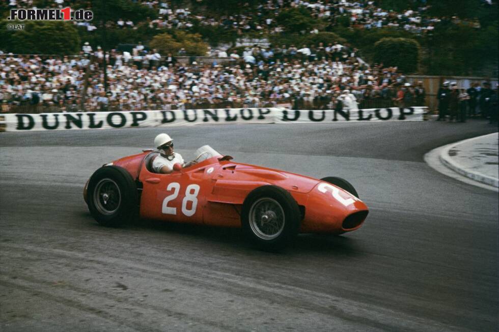 Foto zur News: Weil sich Mercedes infolge der Le-Mans-Katastrophe von 1955 (vorübergehend) aus dem Rennsport zurückzieht, fährt Moss 1956 für Maserati. Er gewinnt in Monte Carlo (Foto) und in Monza. Am Saisonende fehlen ihm drei Punkte auf den zu Ferrari gewechselten Fangio, der erneut Weltmeister wird