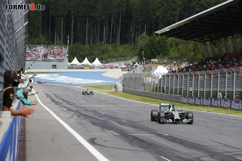 Foto zur News: Rosberg gewinnt den ersten Grand Prix von Österreich seit elf Jahren vor Hamilton, Bottas und Massa und baut damit seinen Vorsprung in der Weltmeisterschaft auf 29 Punkte aus. Das bedeutet, er kommt auf jeden Fall als WM-Führender zu seinem zweiten Heimrennen (nach Monaco) in Hockenheim.