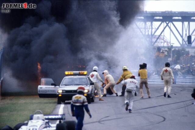 Foto zur News: 1982 erlebt der heutige Circuit Gilles Villeneuve seinen ersten Todesfall in der Formel 1. Pironi würgt beim Start seinen Motor ab, Riccardo Paletti kann nicht mehr ausweichen und läuft auf das Heck des Ferrari auf. Die Ärzte brauchen über eine halbe Stunde, bevor sie Paletti aus dem Wrack befreien können, zwischenzeitlich bricht ein Feuer aus. Im Krankenhaus erliegt der Italiener seinen schweren Verletzungen.