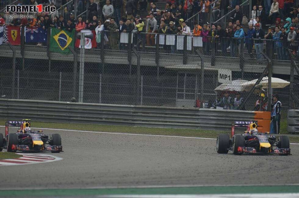 Foto zur News: El Mundo (Spanien): &quot;&#039;Sebastian, lass Ricciardo an dir vorbei ziehen!&#039; - Die Mannschafts-Befehle scheinen Sebastian Vettel nicht zu gefallen.&quot;