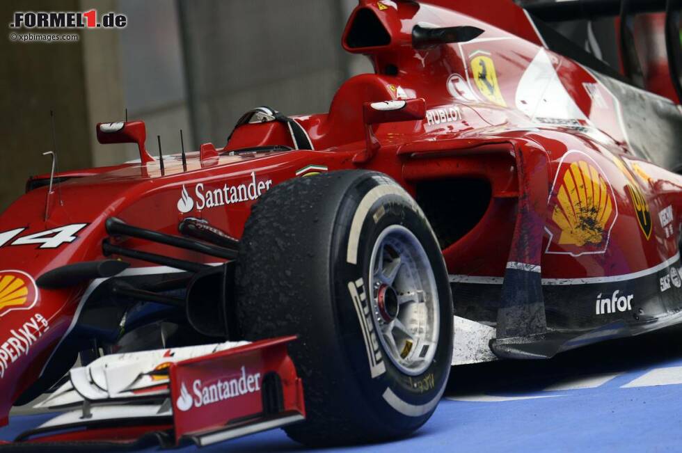 Foto zur News: Corriere dello Sport (Italien): &quot;Ferrari feiert die Wende nach dem Debüt des neuen Sportdirektors Marco Mattiacci. Nach der Enttäuschung von Bahrain kann Ferrari endlich den dritten Platz feiern. Dritter Sieg in Serie für Hamilton und Doppelerfolg für Mercedes. Der Brite erobert auch den Grand Prix von China und dominiert vom Anfang bis zum Ende.&quot;