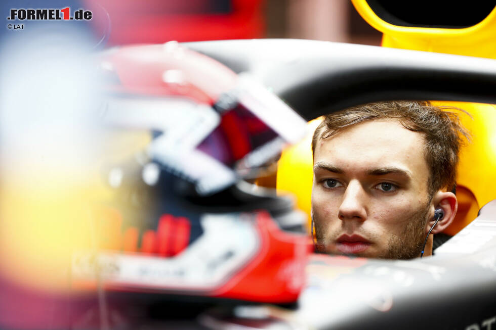 Foto zur News: Pierre Gasly (seit 2017): Der Franzose klopft lange an die Tür zur Formel 1 an, bevor er den Sprung schafft. Schon mit seiner Vizemeisterschaft in der Formel Renault 3.5 ist er 2014 nah dran, und auch nach zweieinhalb Jahren GP2 - inklusive Titel - befördert ihn Red Bull noch nicht. Erst als er auch in Japan um den Titel fährt und Daniil Kwjat keine ansprechende Leistung mehr zeigt, schmeißt man ihn in Malaysia ins kalte Wasser, um sich für ein Stammcockpit 2018 zu empfehlen - was er auch schafft. 2019 folgt dank Ricciardo-Abschied der Aufstieg ins A-Team. Doch bereits Mitte der Saison ist nach durchwachsenen Leistungen wieder Schluss und er muss zurück zu Toro Rosso. 2023 nabelt er sich von Red Bull ab und wechselt zu Alpine.