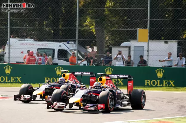 Foto zur News: ... später auch gegen Teamkollege Vettel, im Duell um den fünften Platz, dank der um acht Runden frischeren Reifen. Beeindruckende Red-Bull-Statistik: Mit Ausnahme von Hockenheim ist Ricciardo 2014 noch nie hinter dem Deutschen ins Ziel gekommen!