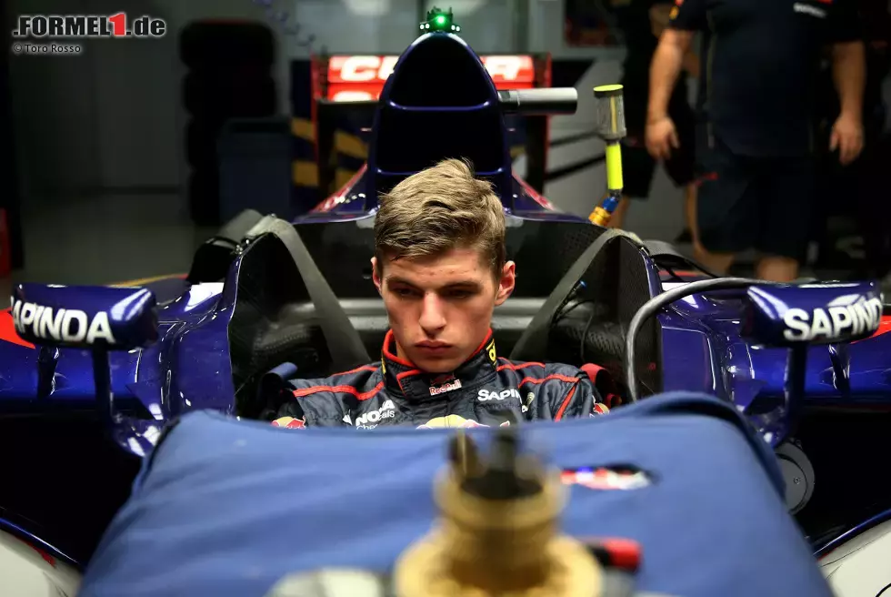 Foto zur News: 17 Jahr, blondes Haar: Max Verstappen (Toro Rosso) ist mit 17 Jahren und drei Tagen der jüngste Fahrer, der an einem Formel-1-Rennwochenende zum Einsatz kommt. Bisheriger Rekordhalter: Sebastian Vettel, in Istanbul 2006 mit 19 Jahren, zwei Monaten und 22 Tagen auf Anhieb Trainingsschnellster. Vater Jos Verstappen, Ex-Teamkollege von Michael Schumacher bei Benetton, strahlt: &quot;Ich bin stolz auf Max.&quot;