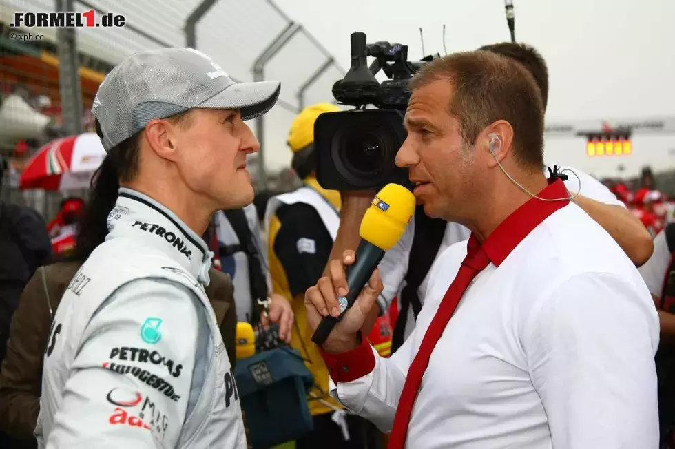 Foto zur News: Kai Ebel (Reporterurgestein &amp; &#039;Formel1.de&#039;-Kolumnist): &quot;Meldung des Tages: Schumi aus dem Koma! Daumendrücken hat sich gelohnt und bitte weiterdrücken... Schumi packt das!&quot;