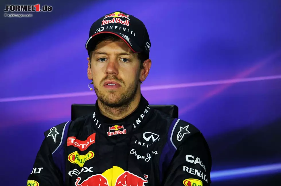 Foto zur News: Sebastian Vettel (Red Bull): &quot;Das ist fantastisch. Ich glaube, das ist die mit Abstand beste Nachricht, die man bekommen kann. Das freut mich natürlich sehr. Es ist ein riesengroßer Schritt, über den ich mich sehr freue. Vor allem, wenn man sich an die Meldungen vor einigen Monaten erinnertl. Da gleicht das jetzt einem kleinen Wunder. Für den weiteren Weg wünsche ich ihm jetzt einfach nur das Allerbeste. Dass die Genesung weiter vorangeht und dass man ihm und der Familie die nötige Ruhe gönnt, um weitere Fortschritte zu machen.&quot;