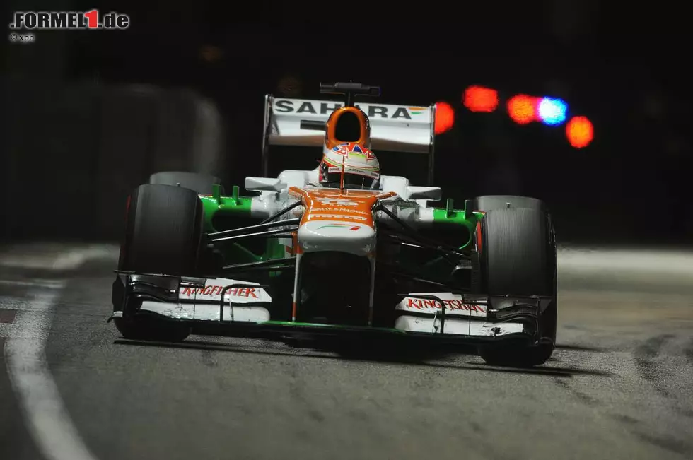 Foto zur News: Paul di Resta kann in den Kampf um Punkte nicht mehr mit eingreifen. Der Schotte verliert auf Rang zehn liegend sein Auto aus der Kontrolle und rutscht sechs Runden vor dem Ende geradeaus in die Mauer. Wird das für Sebastian Vettel noch einmal eng? Nein, der Force India kann ohne Safety-Car geborgen werden.