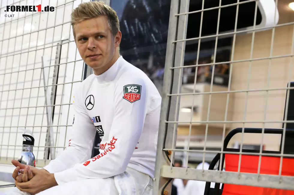 Foto zur News: Noch nie in Schanghai gefahren ist Kevin Magnussen. Der McLaren-Youngster kennt die Bahn nur aus dem Fernsehen und aus dem Simulator, hat sich aber schon seine (positive) Meinung gebildet. &quot;Die erste Kurve sieht nach einer richtigen Herausforderung aus&quot;, meint der Däne über die so genannte &quot;Schneckenkurve&quot;, einem immer spitzer zulaufenden 270-Grad-Rondell.