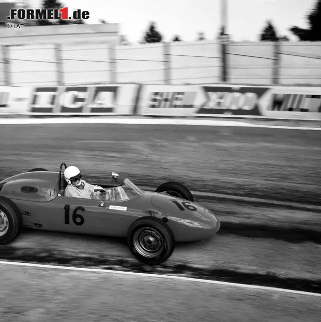 Foto zur News: Im Training zum Großen Preis von Deutschland auf dem Nürburgring verünglückt der Niederländer Carel Godin de Beaufort im Training. Der Porsche-Pilot prallt im Streckenbereich Bergwerk gegen einen Baum und erleidet schwerste Verletzungen, denen er in einer Klinik in Köln schließlich erliegt.