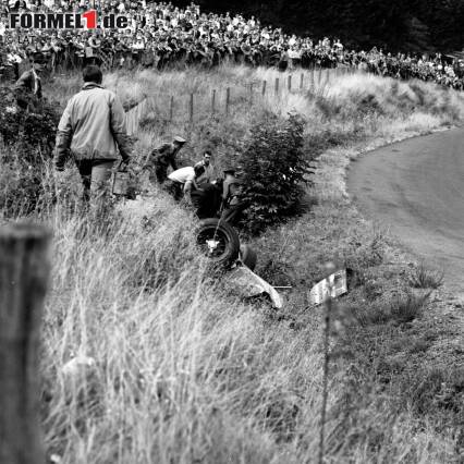 Foto zur News: Doch auch die Nürburgring-Nordschleife ist eine alles andere als ungefährliche Rennstrecke, wie sich im Laufe der Jahre zeigen soll. Insgesamt fünf Fahrer lassen bei Unfällen im Rahmen der Formel 1 auf dem Eifelkurs ihr Leben.