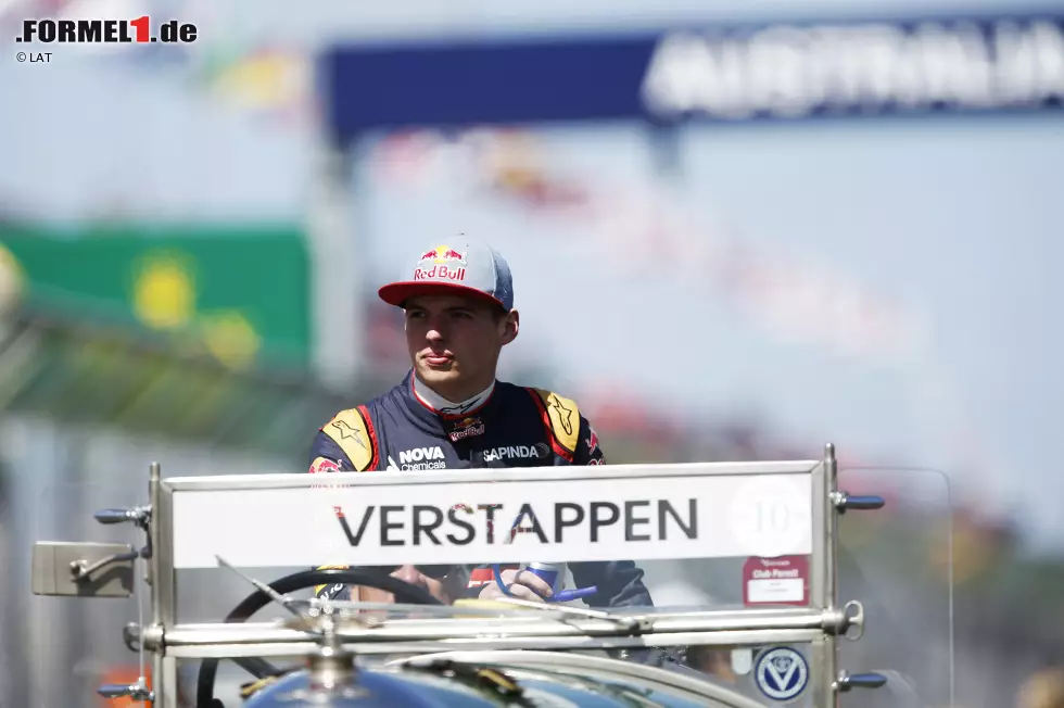 Foto zur News: Am 15. März 2015 wird in Melbourne Formel-1-Geschichte geschrieben. Max Verstappen fährt mit 17 Jahren und 163 Tagen sein erstes Rennen für Toro Rosso. Jünger war ein Fahrer in der Formel 1 noch nie.