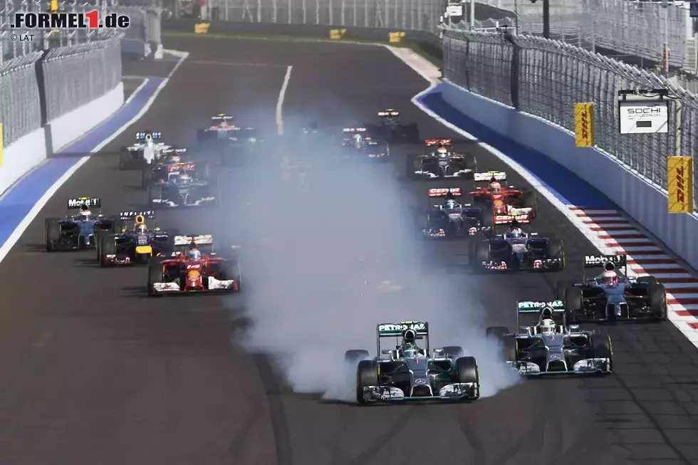 Foto zur News: El Mundo Deportivo (Spanien): &quot;Lewis Hamilton holt einen bequemen Sieg beim ersten Grand Prix von Russland vor seinem Stallrivalen Nico Rosberg. Der Deutsche verlor seine Optionen bereits in der ersten Runde, als seine Räder blockierten. Das Rennen war gezeichnet durch seine Aufholjagd auf den zweiten Platz.&quot;