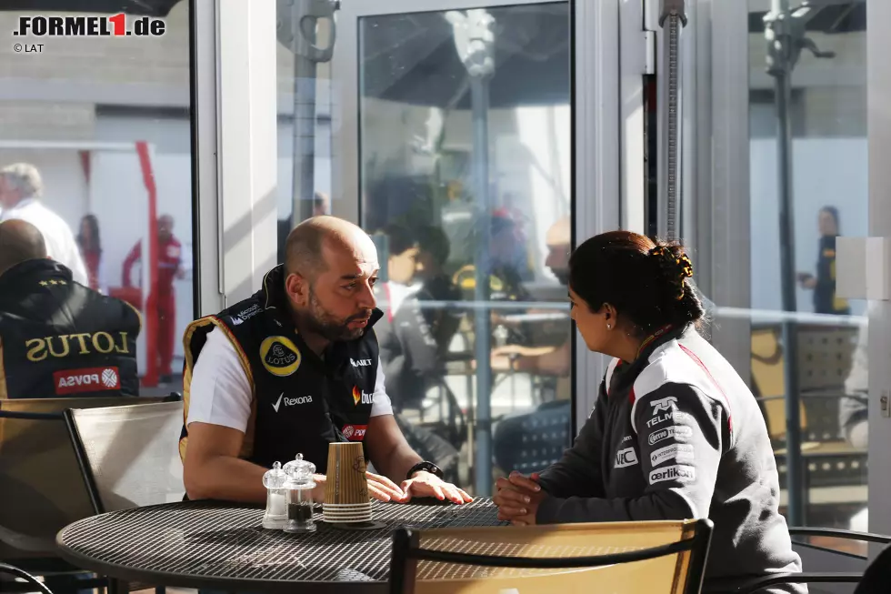 Foto zur News: Wirklich arm dran sind diese beiden: Gerard Lopez (Lotus) und Monisha Kaltenborn (Sauber) kämpfen mit ihren Teams ums Überleben. Am Samstag steht kurzzeitig sogar ein Boykott des US-Grand-Prix im Raum, der wird aber zum Glück abgeblasen.