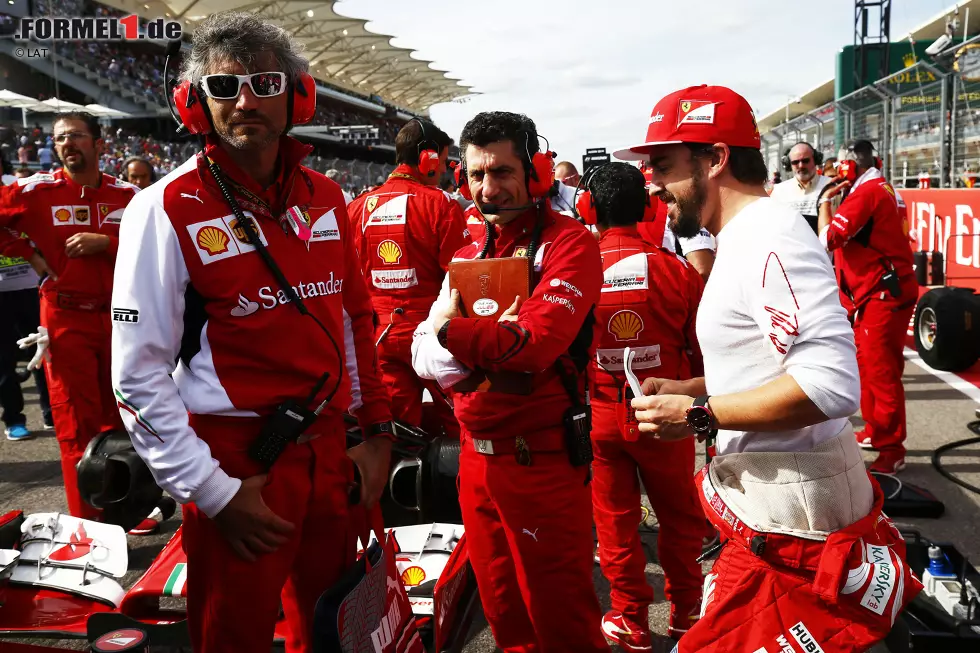 Foto zur News: La Repubblica (Italien): &quot;Hamilton entscheidet das Duell um den WM-Titel im Hause Mercedes für sich. Ferrari kann nur aus der Entfernung das Match an der Spitze beobachten. Nach Marussia und Caterham war Ferrari de facto das dritte Team, das beim US-Rennen fehlte.&quot;