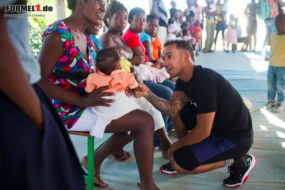 Foto zur News: W wie Wohltätigkeit: Hamilton engagiert sich für zahlreiche karitative Zwecke. Unter anderem ist er Botschafter des Kinderhilfswerks UNICEF.