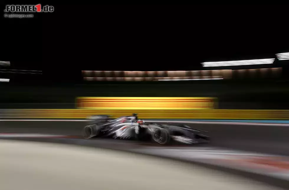 Foto zur News: Großer Pechvogel ist Nico Hülkenberg. Durch einen Fehler seiner Boxencrew kollidiert der Sauber-Pilot in der Boxengasse mit dem McLaren von Sergio Perez. Die darauf folgende Durchfahrtstrafe wirft den Deutschen aus den Punkterängen auf Platz 14 zurück.