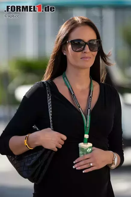 Foto zur News: Der Babybauch von Minttu Virtanen wird immer größer. Wie Papa Kimi Räikkönen wohl reagieren wird, wenn er sein Kind erstmals in Händen hält? Unser Tipp: &quot;Leave me alone, I know what I&#039;m doing!&quot;