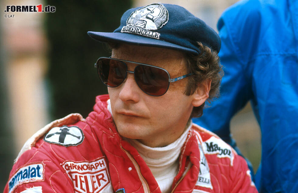 Foto zur News: Die Ferrari-Bilanz des Niki Lauda: 58 Grand-Prix-Teilnahmen, 15 Siege, 22 Pole-Positions, zwei WM-Titel und ein Märchen für die Tifosi, als er in der legendären Saison 1976 trotz der weiter schweren Folgen seines Nürburgring-Unfalls in Monza in den Zirkus zurückkehrte.