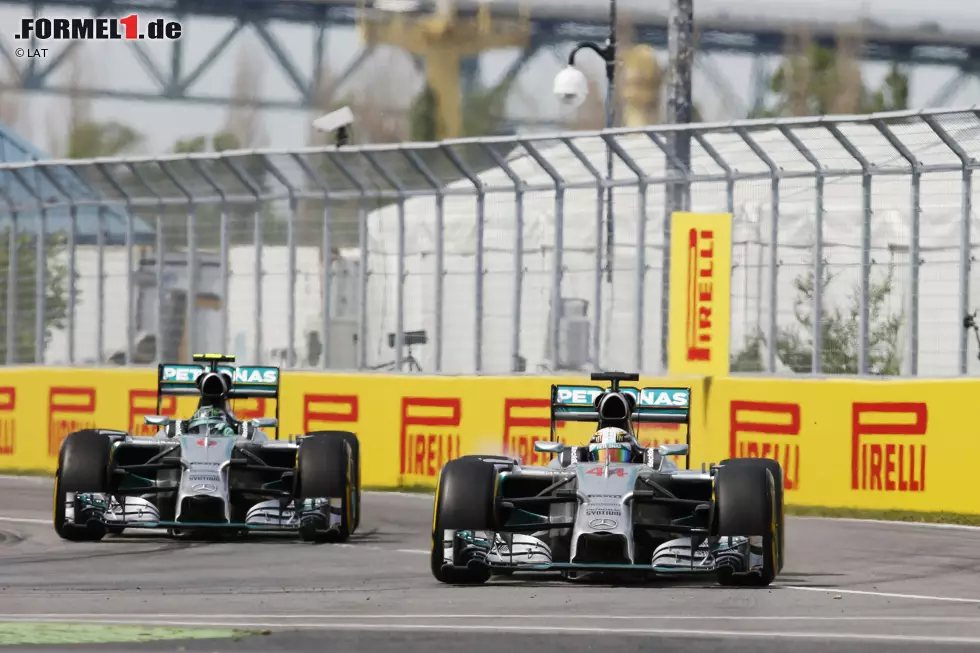 Foto zur News: In Kanada spielt das Wunderauto Mercedes verrückt: Bei Hamilton und Rosberg gibt das Energierückgewinnungssystem zur gleichen Zeit den Geist auf, wodurch die Hinterbremse über Gebühr belastet wird. Hamilton scheidet deswegen aus, während Rosberg seine Klasse beweist und das Auto mit guten Rundenzeiten irgendwie ins Ziel trägt. Nur Daniel Ricciardo...