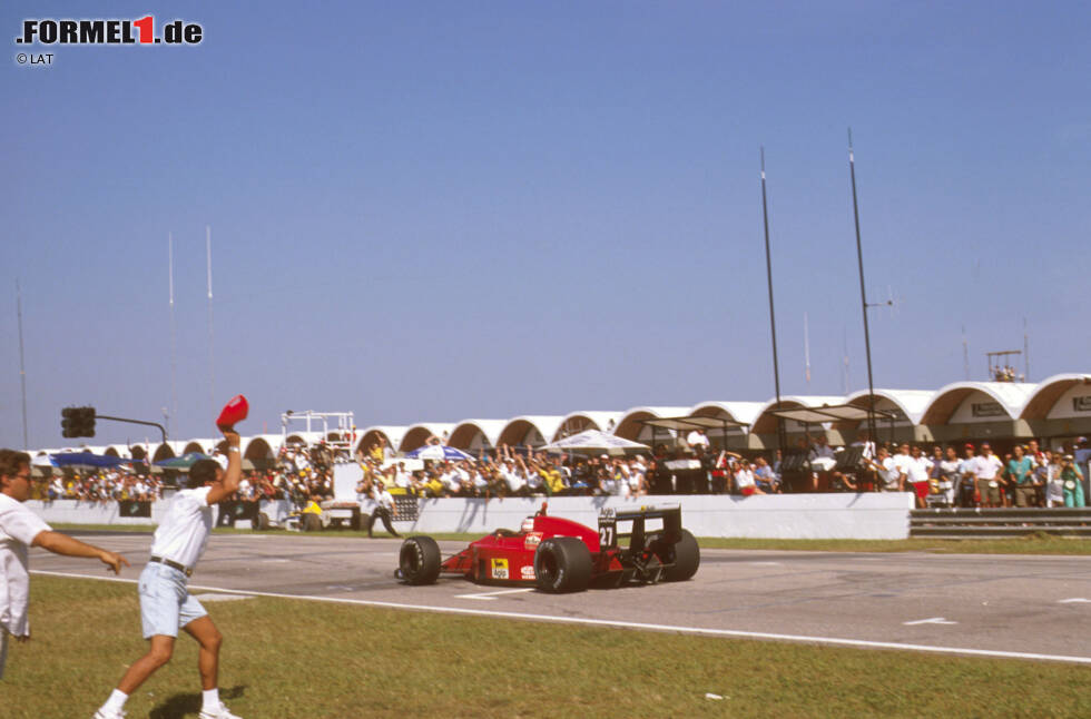 Foto zur News: Auch 1989 steht Senna auf der Pole, mit dem Sieg klappt es jedoch wieder nicht. Mit zwei Runden Rückstand wird Senna Elfter, es siegt Nigel Mansell in seinem ersten Rennen für Ferrari. Nach dem Lauf ist Schluss in Rio de Janeiro. Die Formel 1 wechselt erneut nach Sao Paulo, wo der Kurs mittlerweile runderneuert und auf 4,325 Kilometer verkürzt wurde.