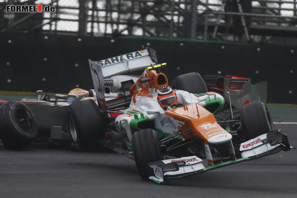 Foto zur News: Für die größte Überraschung der letzten Jahre in Interlagos sorgt beinahe Nico Hülkenberg. Schon bei Williams weiß der Emmericher mit einer Pole im Nassen zu überzeugen und toppt seinen Auftritt 2012 bei Force India. Hülkenberg steht kurz vor der Sensation, das Rennen für das Team gewinnen zu können, doch das entscheidende Manöver gegen Lewis Hamilton geht schief. Mit einer Strafe fällt der Deutsche auf Rang fünf zurück.