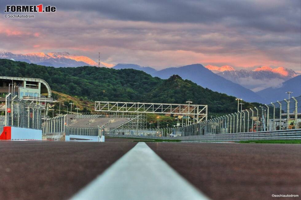 Foto zur News: Marcus Ericsson (Caterham): &quot;Ich werde an diesem Wochenende zum ersten Mal in diesem Land und auf dieser neuen Strecke fahren. Sie sieht ein bisschen wie ein Straßenkurs aus, denn in einigen Bereichen stehen die Mauern sehr nah bei der Strecke. Ich mag diese Art von Kurs - Straßenkurse scheinen mir zu liegen.&quot;