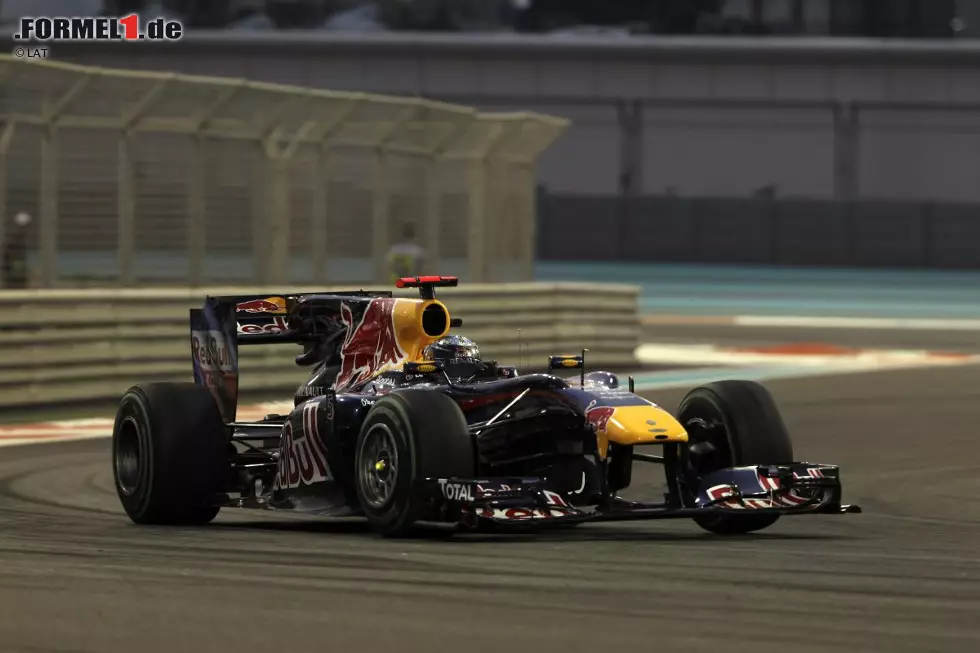 Foto zur News: Einmal wurde der Grand Prix von Abu Dhabi von der Pole-Position gewonnen - von Sebastian Vettel im Jahr 2010. In den Jahren 2009, 2011 und 2013 kam der Sieger vom zweiten Startplatz, im Jahr 2012 vom vierten.