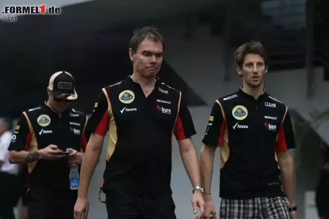 Foto zur News: #8 Teamkollege Romain Grosjean macht beim Grand Prix von Indien 2013 von hinten Druck auf Kimi, der die Aufforderung - Grosjean durchzulassen - zunächst ignoriert. Bis Chefrenningenieur Alan Permane in den Funk plärrt: "Kimi, get out of the fucking way!" Worauf der "Iceman" kontert: "Schrei mich nicht an, Fucker! Ich mache Platz, wenn ich eine Gelegenheit habe, aber nicht in einer schnellen Kurve."