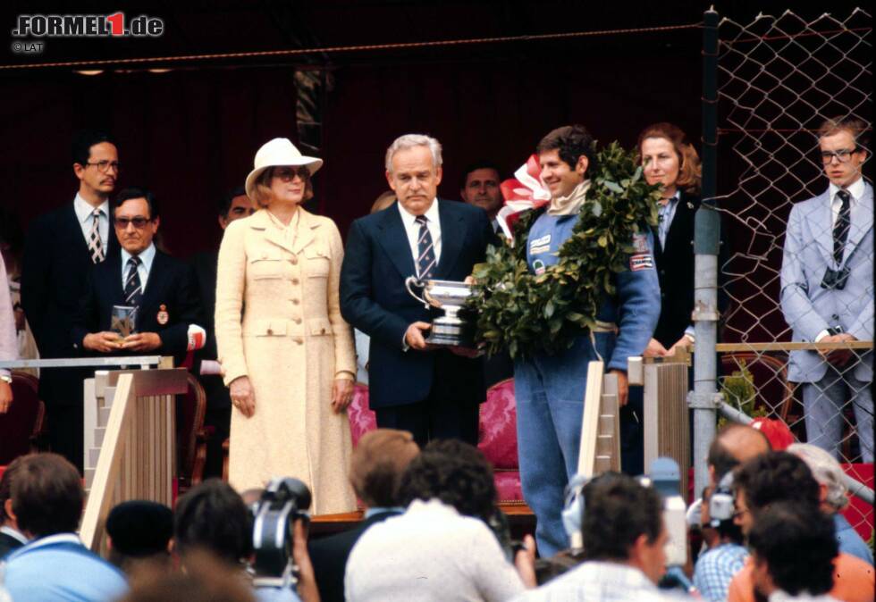 Foto zur News: Der größte Erfolg: Jody Scheckter legt 1977 nach dem Auftaktsieg in Buenos Aires noch zwei weitere Siege (Monte Carlo und Mosport) nach und wird Vizeweltmeister. Zwar kann es sich Champion Niki Lauda leisten, seinen Ferrari in den letzten beiden Saisonrennen schon Gilles Villeneuve zu überlassen und trotzdem nicht mehr in Gefahr zu geraten, seinen zweiten Titel zu verlieren, aber Wolf und Scheckter sind die Entdeckung der Saison 1977.