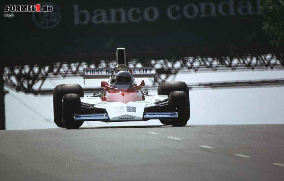 Foto zur News: Die schwärzeste Stunde: Bereits 1972 verunglückt March-Mitgründer Graham Coaker bei einem Formel-2-Rennen in Silverstone und verstirbt wenige Tage später. Sein Unfallauto ist ein March 712M, den er im Zuge seines Ausstiegs beim Team als Abfindung bekommen hat. 1975 schließlich kommt auch Mark Donohue (Bild) in einem vom Penske-Team eingesetzten March ums Leben. Bei dem Unfall im Aufwärmtraining in Zeltweg reißt er einen Streckenposten mit in den Tod.