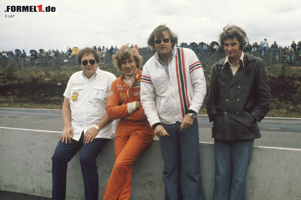 Foto zur News: Die schwärzeste Stunde: Trotz des Sieges in Zandvoort muss Lord Hesketh 1975 einsehen, dass er sich mit dem Ansatz, aus ästhetischen Gründen auf Sponsoren zu verzichten, finanziell übernommen hat. Zwar wird das Team ohne seine direkte Beteiligung weitergeführt, doch dafür müssen die Sponsoren Penthouse (Erotikmagazin) und Rizla (Zigarettenpapier) an Bord kommen. An die sportlichen Erfolge mit James Hunt kann Hesketh nie wieder anknüpfen.