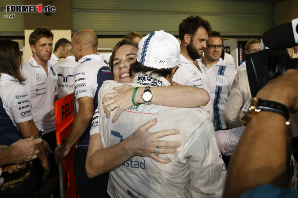 Foto zur News: Jubel auch bei Williams: Erstmals seit Monaco 2005 (Heidfeld/Webber) wieder mit zwei Autos auf dem Podium, Bottas dank doppelter Punkte noch WM-Vierter vor den Weltmeistern Vettel und Alonso - und Platz drei in der Konstrukteurswertung, was 2015 viele Millionen Dollar wert sein wird.