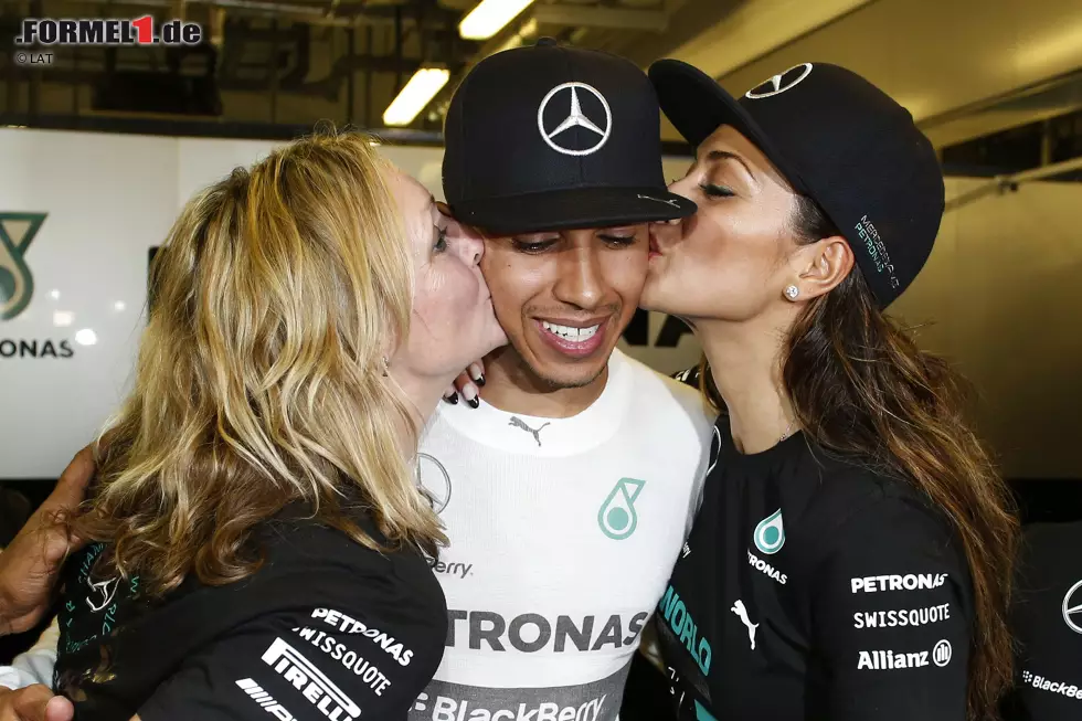 Foto zur News: #4: Von Irrungen und Wirrungen wissen auch Lewis Hamilton und seine Nicole Scherzinger zu berichten. Doch der neue Weltmeister scheint sich nach mehreren Trennungen endgültig für das Popsternchen entschieden zu haben...