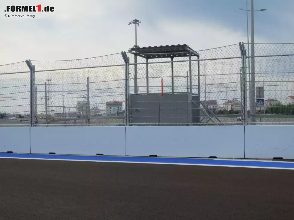 Foto zur News: In Suzuka sorgte 2014 ein sogenannter Marshall-Post wegen einer angeblich falsch geschwenkten grünen Flagge für Aufregung. Die Medienberichte erwiesen sich aber als vorschnell, die Streckenposten haben alles richtig gemacht. In Sotschi sieht der Arbeitsplatz der Streckenposten so aus.