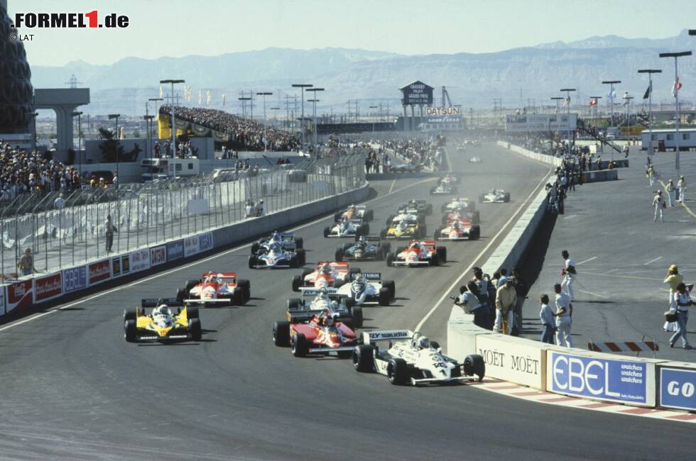 Foto zur News: 1981: Long Beach bleibt weiter Bestandteil des Formel-1-Kalenders und auch nach dem Abschied von Watkins Glen gibt es weiterhin zwei US-Rennen. Der neu hinzugekommene Schauplatz ist der wenig attraktive Hotelparkplatz des Caesars Palace in Las Vegas. Williams-Pilot Alan Jones, der am 15. März den Saisonauftakt in Long Beach gewonnen hatte, triumphiert auch am 17. Oktober beim Saisonfinale in der Wüstenmetropole. Nur ein weiteres Mal, 1982, gastiert die Formel 1 in Las Vegas. Michele Alboreto (Tyrrell) gewinnt, anschließend gastiert die IndyCar-Serie zwei Jahre lang auf dem Gelände des Caesars Palace.