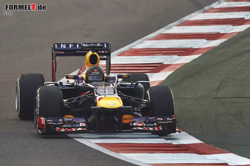 Foto zur News: 2013: Red Bull RB9 (&quot;Hungry Heidi&quot;) - &quot;Die hungrige Heidi war ähnlich wie das Auto aus 2011 sehr stark&quot;, so Vettel über seinen Titelboliden Nummer vier. &quot;Wir haben auf 2012 aufgebaut und die Technik perfektioniert. Zunächst haben die Reifen uns noch Sorgen gemacht. Dann gaben wir noch mal Gas in der Entwicklung, Pirelli brachte neue Gummis und es lief wieder. Nach der Sommerpause waren Heidi und ich wieder eine Einheit, sozusagen ein perfektes Paar. Die unglaubliche Serie von neun Siegen in Folge nach der Sommerpause ist aus heutiger Sicht sehr, sehr speziell.&quot;