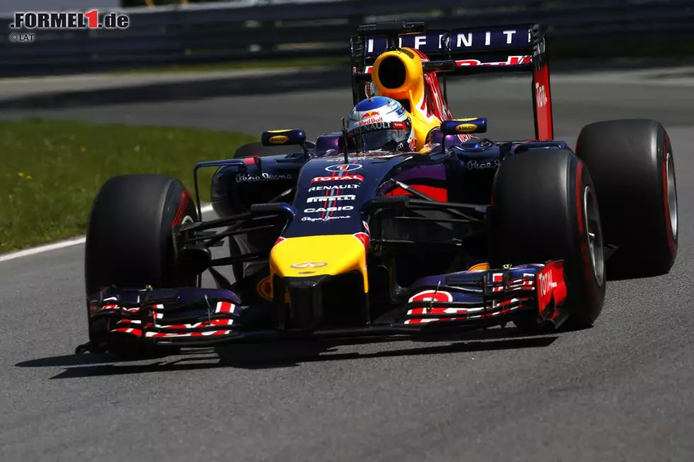 Foto zur News: 2014: Red Bull RB10 (&quot;Gurke&quot;) - &quot;Entschuldigung, man muss ja mal sagen, dass da mit unserer Gurke auf der Geraden nichts geht. Es ist frustrierend, wenn man 50 Runden hinterherfährt, sich die Zähne ausbeißt, sich versucht, irgendetwas Cleveres zu überlegen, sich zurückfallen lässt, die Reifen schont, sich dann wieder herankämpft - und das aber alles nichts bringt, weil die Power fehlt. Obwohl der Sieg in Reichweite war&quot;, so Vettel nach dem Grand Prix von Kanada.