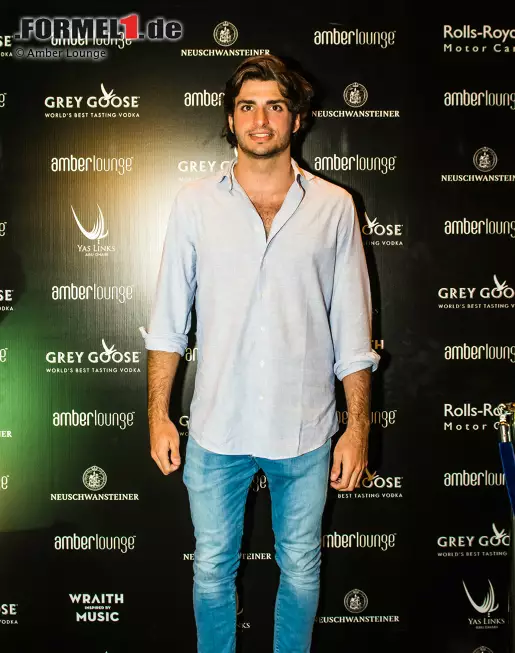 Foto zur News: Ebenfalls mitgefeiert in der Amber Lounge Abu Dhabi hat Toro-Rosso-Junior Carlos Sainz, der sich offenbar...