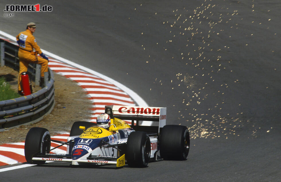 Foto zur News: 1986 bahnt sich der Durchbruch an: Nigel Mansell erringt fünf Siege, sein neuer Teamkollege Nelson Piquet vier. In die Geschichte geht Mansells Reifenplatzer im letzten Rennen in Adelaide ein. Den Titel erbt ein zukünftiger Honda-Weltmeister: Alain Prost auf McLaren.