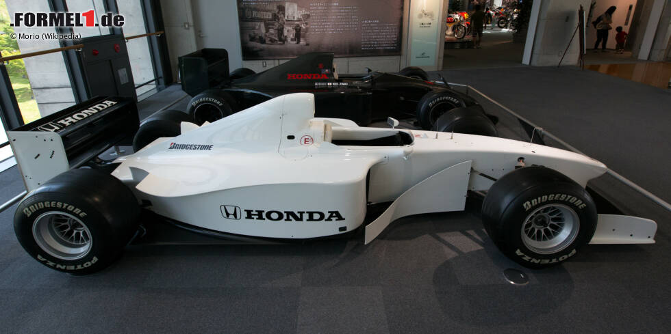 Foto zur News: 1999 deutet sich die Rückkehr von Honda in die Formel 1 an. In Japan fährt Jos Verstappen einen Testträger, in dem der neue Motor erprobt wird.