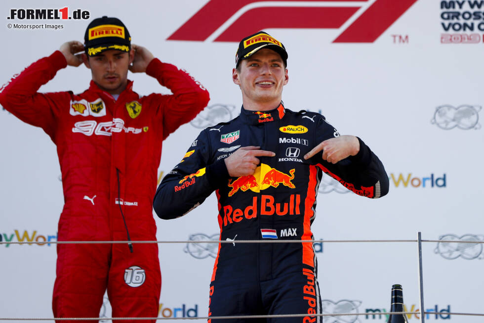 Foto zur News: 2019 beliefert Honda auch das A-Team der Bullen - und kehrt damit zum ersten Mal seit 2006 auf die oberste Stufe des Siegerpodests zurück! Max Verstappen gewinnt mit Honda-Power ausgerechnet das Red-Bull-Heimspiel in Spielberg. In Hockenheim und Sao Paulo folgen zwei weitere Siege, Verstappen beendet die WM als Dritter.