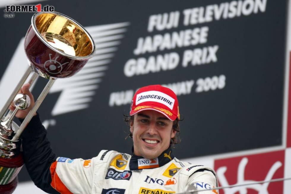 Foto zur News: Nach einer sieglosen Saison 2007 gewinnt Alonso in der Saison 2008 die Grands Prix von Singapur und Japan. Der Triumph des Spaniers in Fuji ist bis heute der letzte für Renault als Werksteam, denn in den Jahren 2009 bis 2011 gelingen Alonso, Robert Kubica, Nick Heidfeld und Witali Petrow &quot;nur&quot; fünf dritte Plätze. Ende 2011 beendet Renault einmal mehr das Werksengagement.